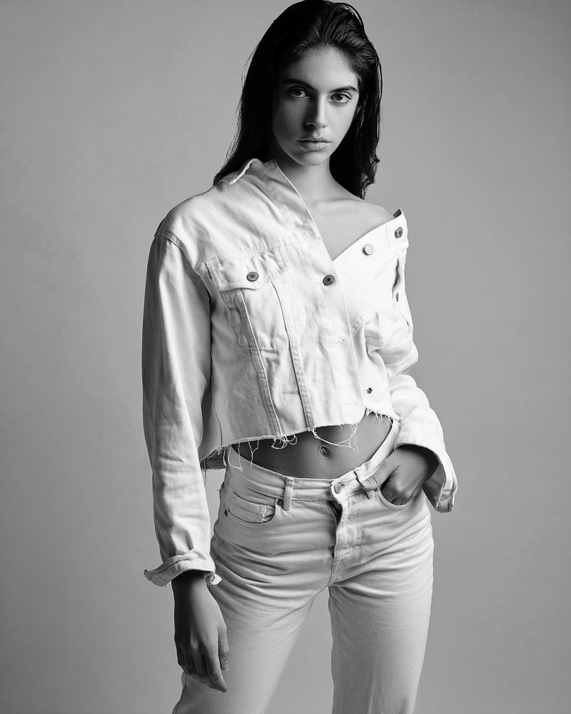 Discover Amanda's stunning portfolio images in this model session.