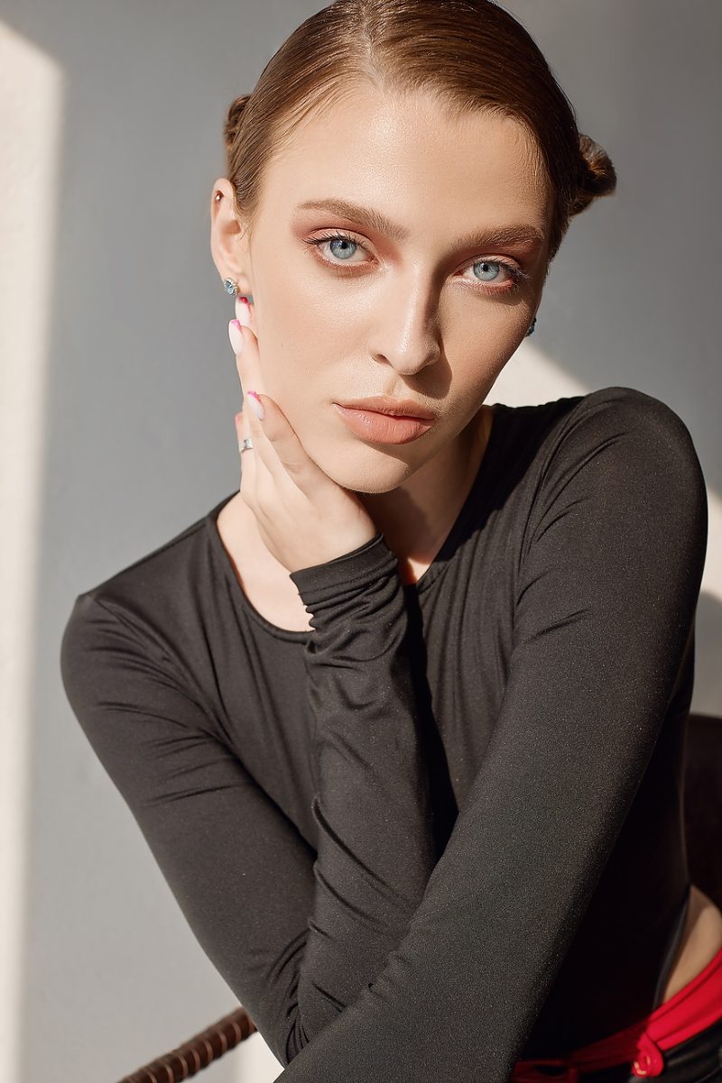 Explore Anna's beautiful model portfolio featuring intimate natural light portraits.