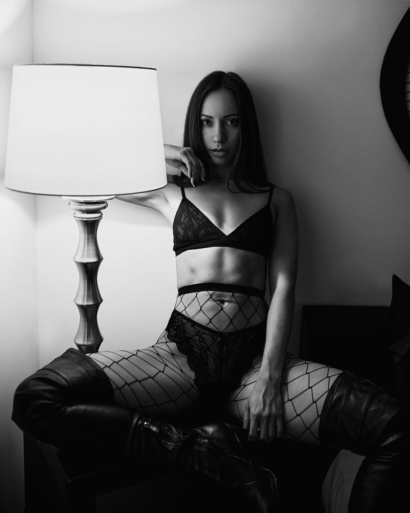 Sensual session featuring Elena