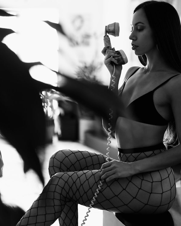 Boudoir Session Featuring El’s Intimate Portraits Photoshoot