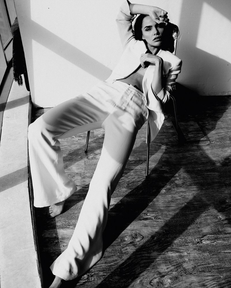 Intimate model portfolio photography featuring Inga in sunlit settings.