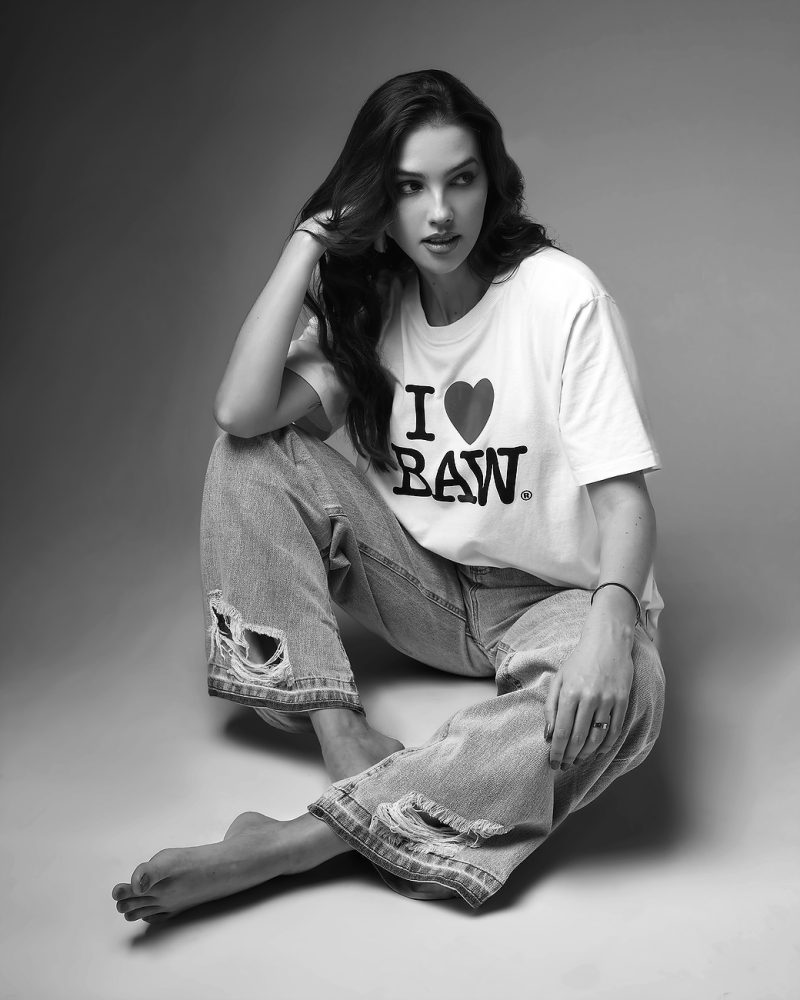 Showcasing Lauren's captivating model portfolio photography.