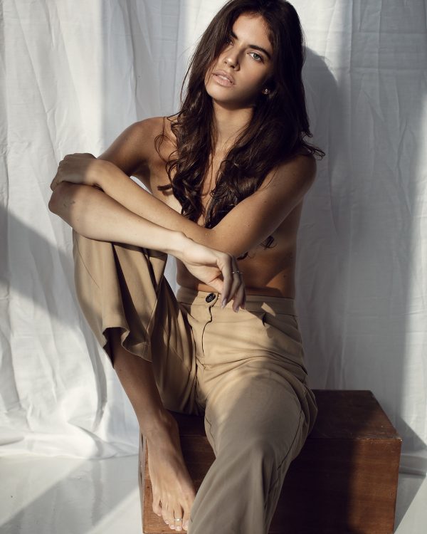 Amanda Stuns in Glamorous Studio Shoot and Fans Are Obsessed