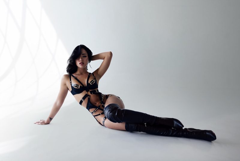Guilia Reveals Edgy Style in Studio Shoot and Fans Are Loving It
